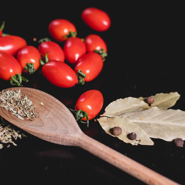 Pella’s Delicacies Σάλτσα Ντομάτας Με Βασιλικό 360gr